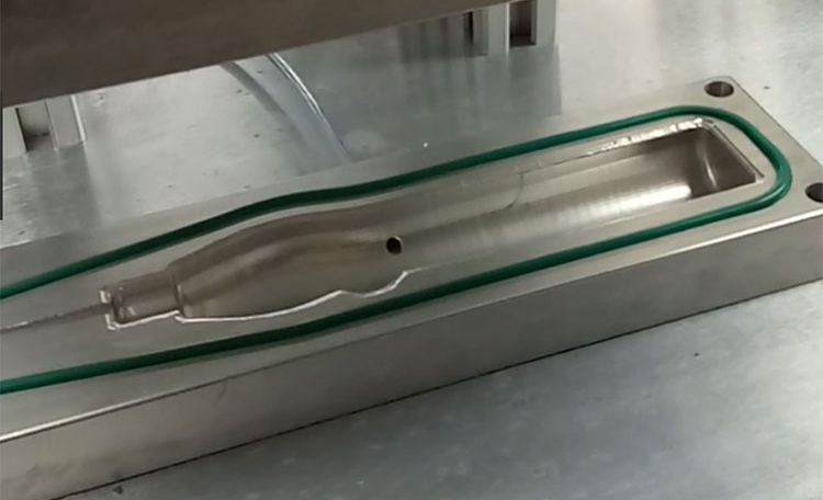 An electric toothbrush in Shenzhen uses hirays’ air tightness detector
