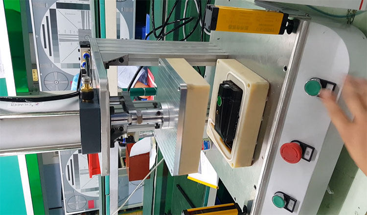 An automobile company in Shenzhen adopts Heruis waterproof testing equipment