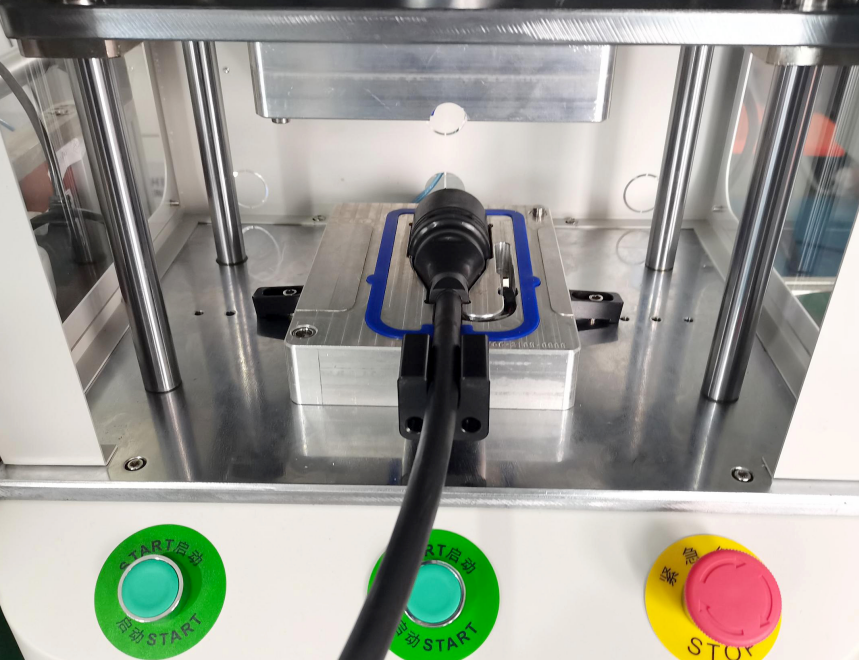 新能源汽車充電插頭